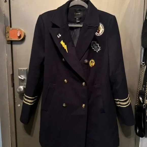 Vintage Inspired Military Coat with Patches - Picture 4 of 16